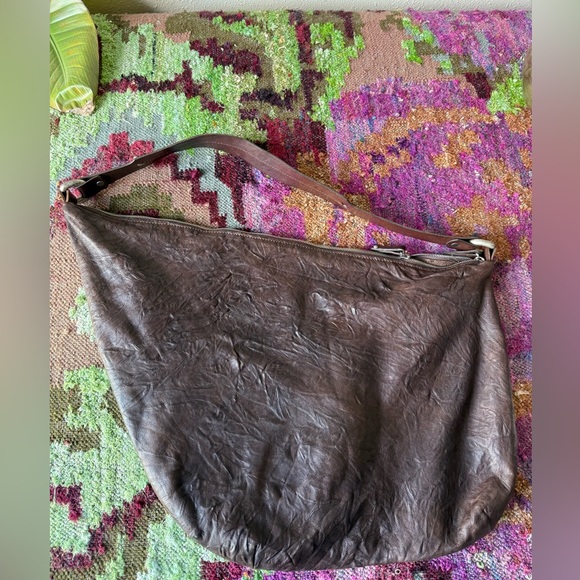 Vin Baker Crinkle Brown Leather Sling - Picture 3 of 5